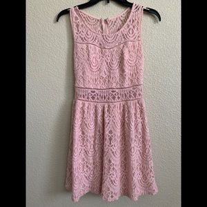 Dusty rose Trixxi lace dress